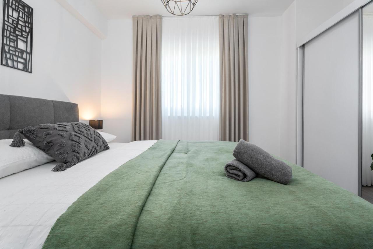 Luxury Sea View Apartment Levin Макарска Екстериор снимка