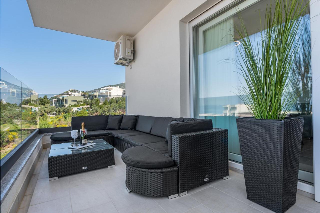 Luxury Sea View Apartment Levin Макарска Екстериор снимка